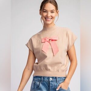 New Eesome short sleeved bow sweater beige so adorable sz S M L